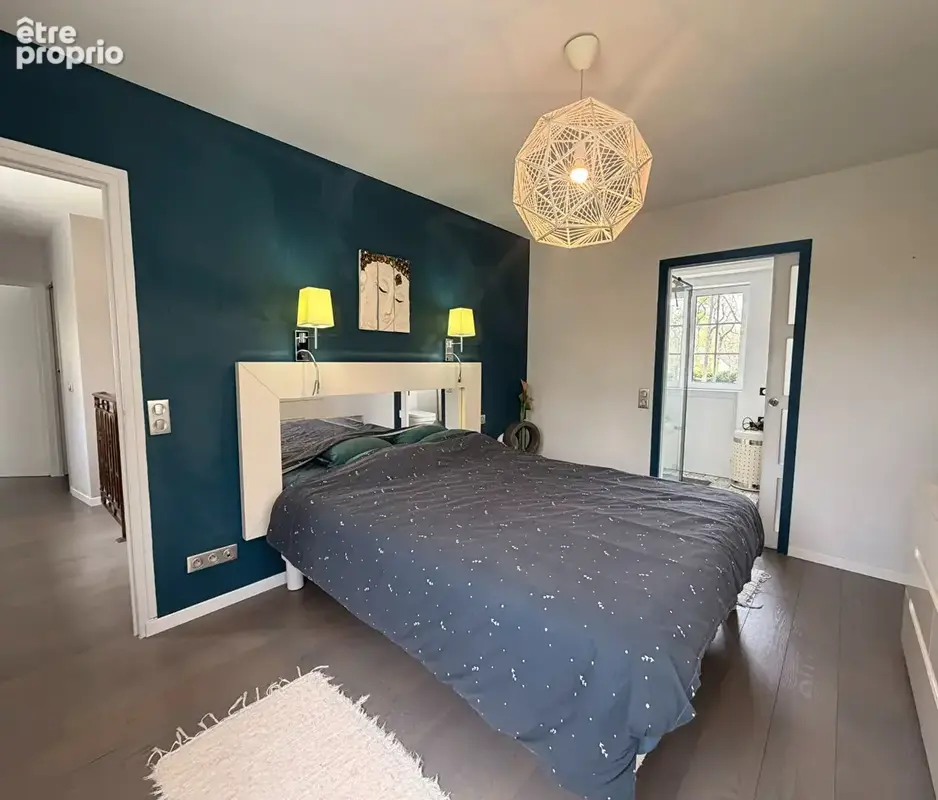 Maison de 220 m2 avec 6 pièces -2 dépendances et une piscine. - photo 9