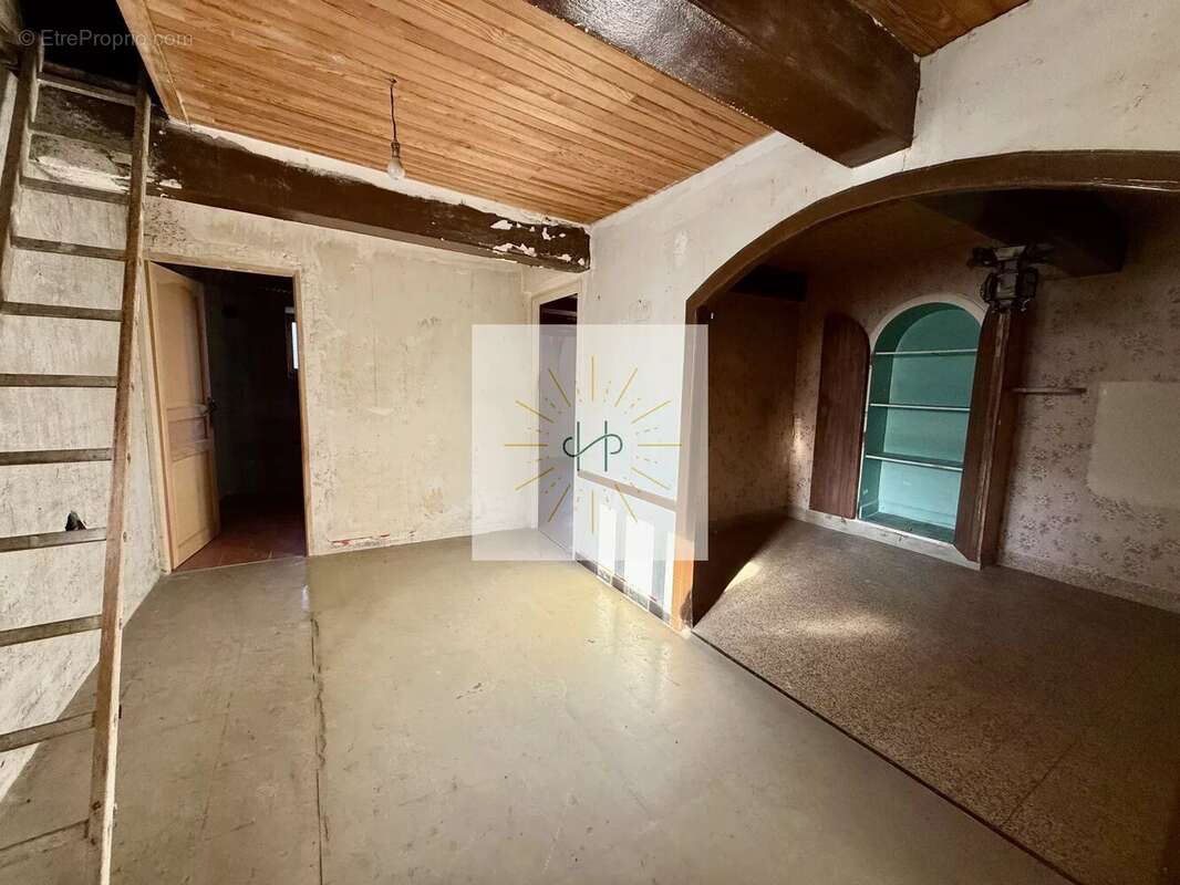 Maison à MONTELIMAR