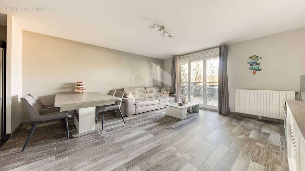 Appartement à PONTAULT-COMBAULT