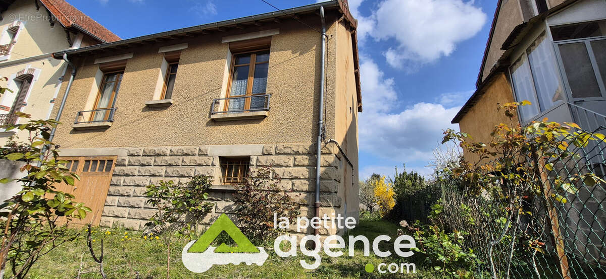 Maison à MONTLUCON
