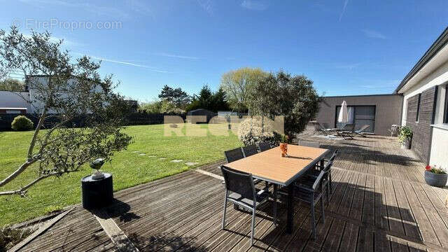Maison à GROFFLIERS