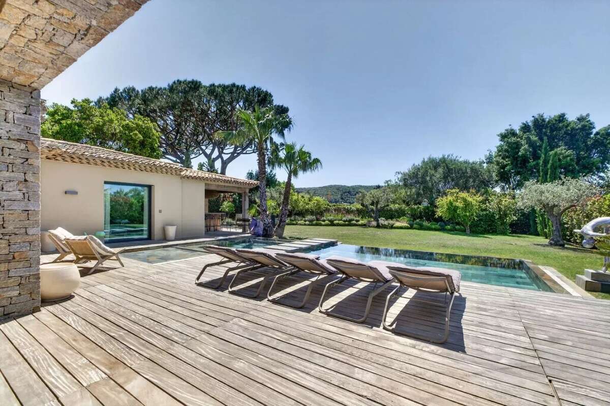 À Vendre – Villa d’architecte neuve à pied du village de Saint-Tropez - photo 11