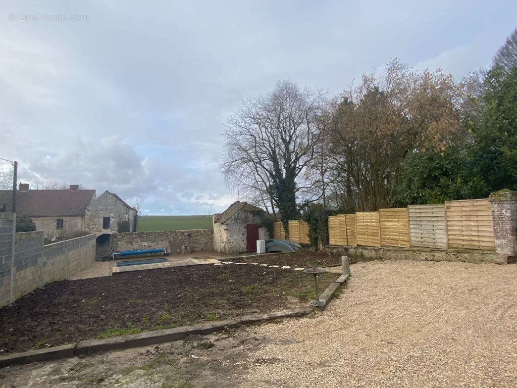 Maison à NEUILLY-SAINT-FRONT