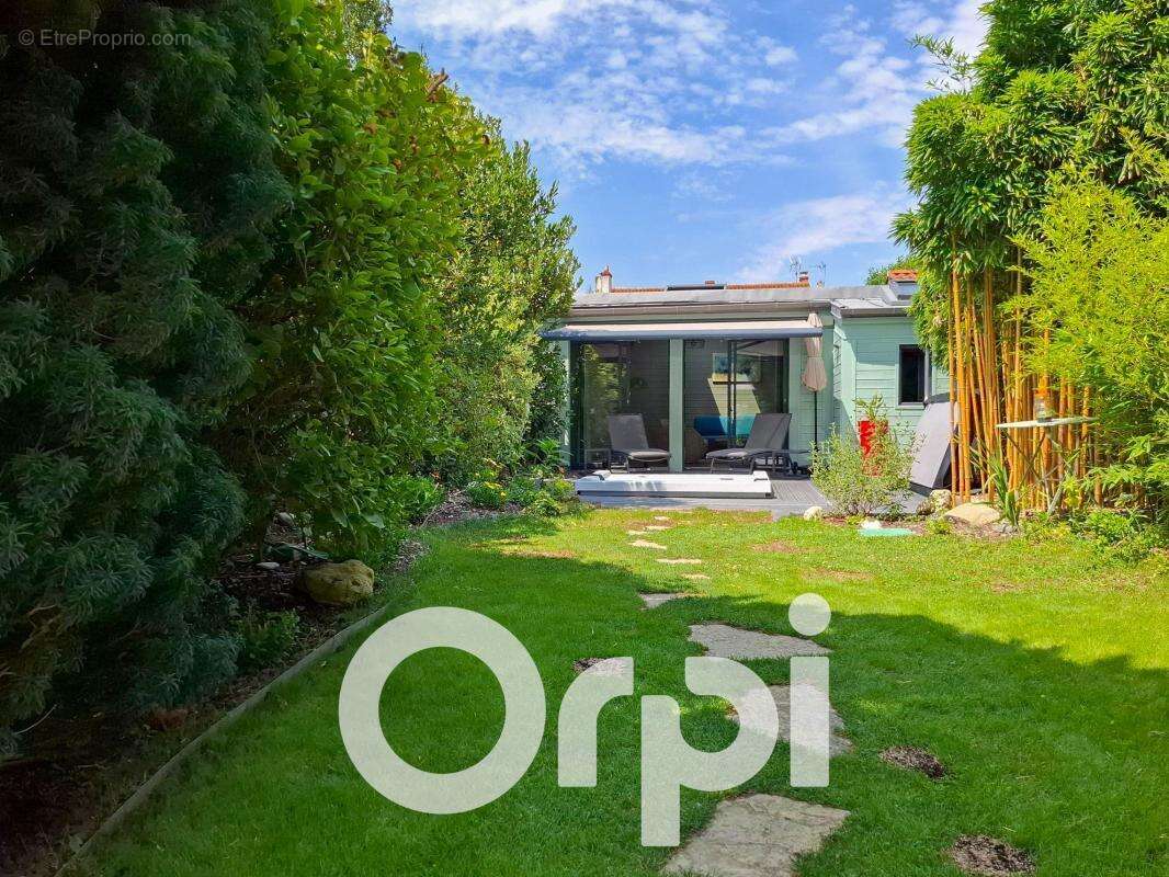 Villa d'exception avec vue mer – Une adresse prestigieuse au cœur de La Rochelle - photo 12