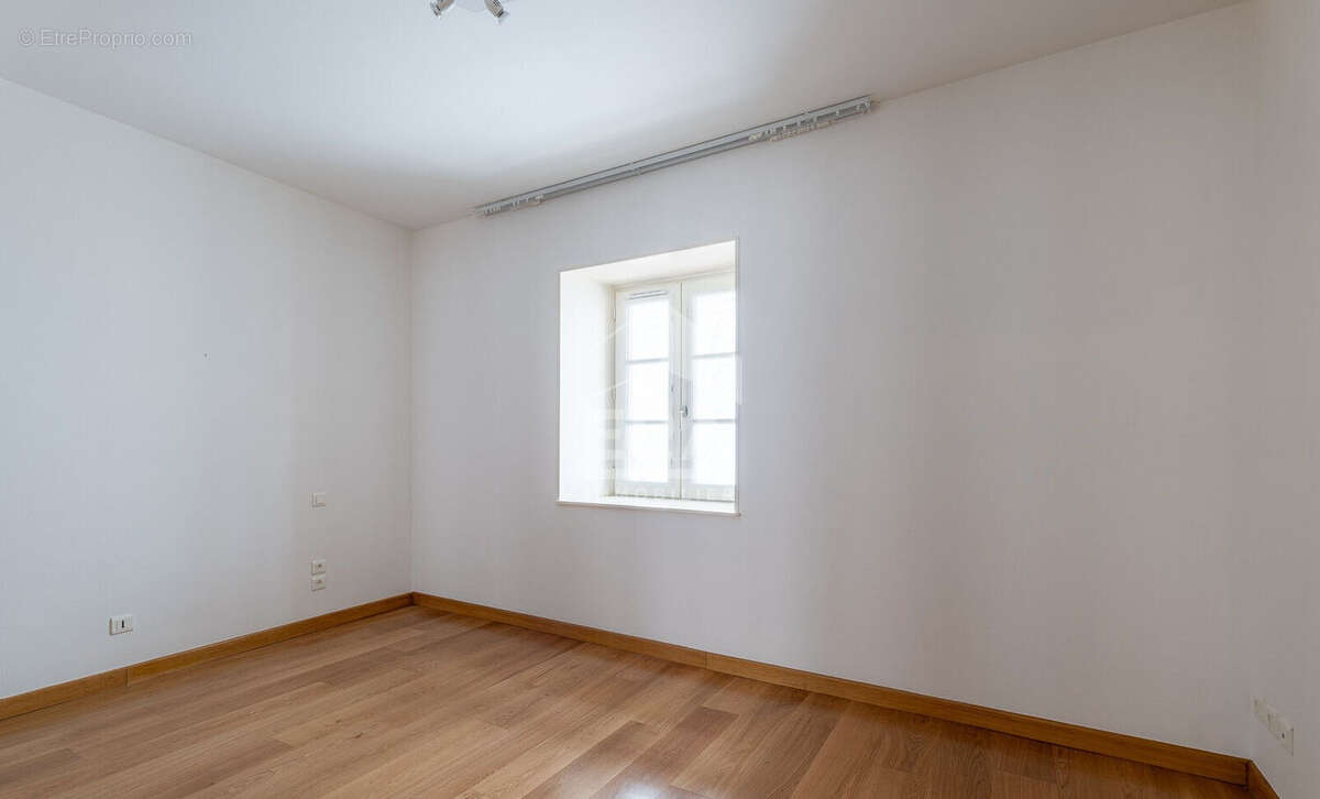 Appartement à SAINTES