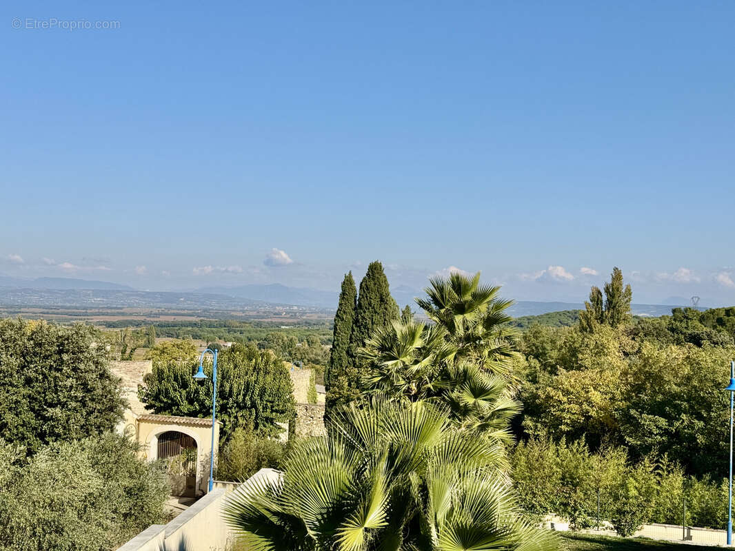Maison à SAINTE-CECILE-LES-VIGNES