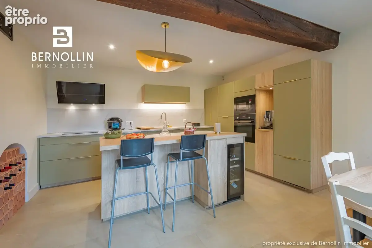 COUP DE COEUR à Curtafond - Propriété de charme de 300 m2 - 11 pièces - photo 5