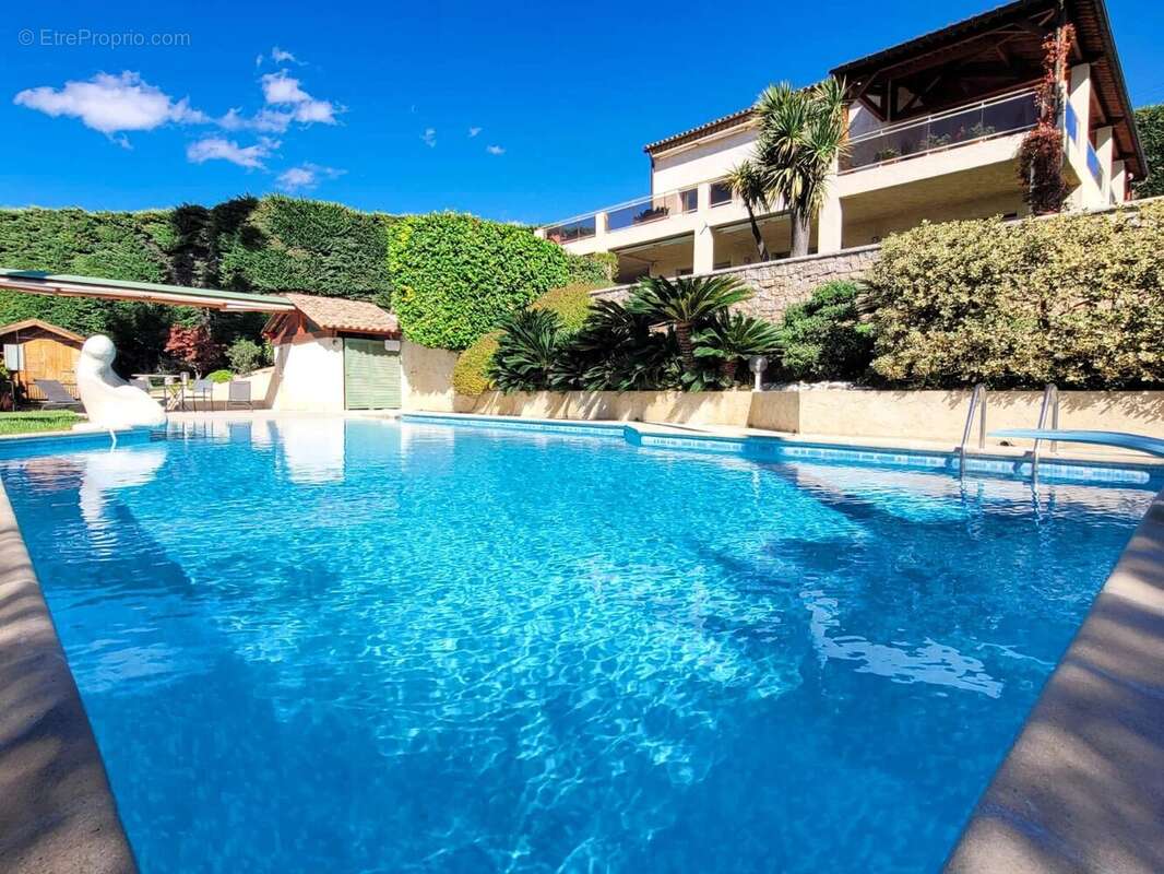 NICE CREMAT - Villa familiale avec piscine et terrains de jeux - photo 3