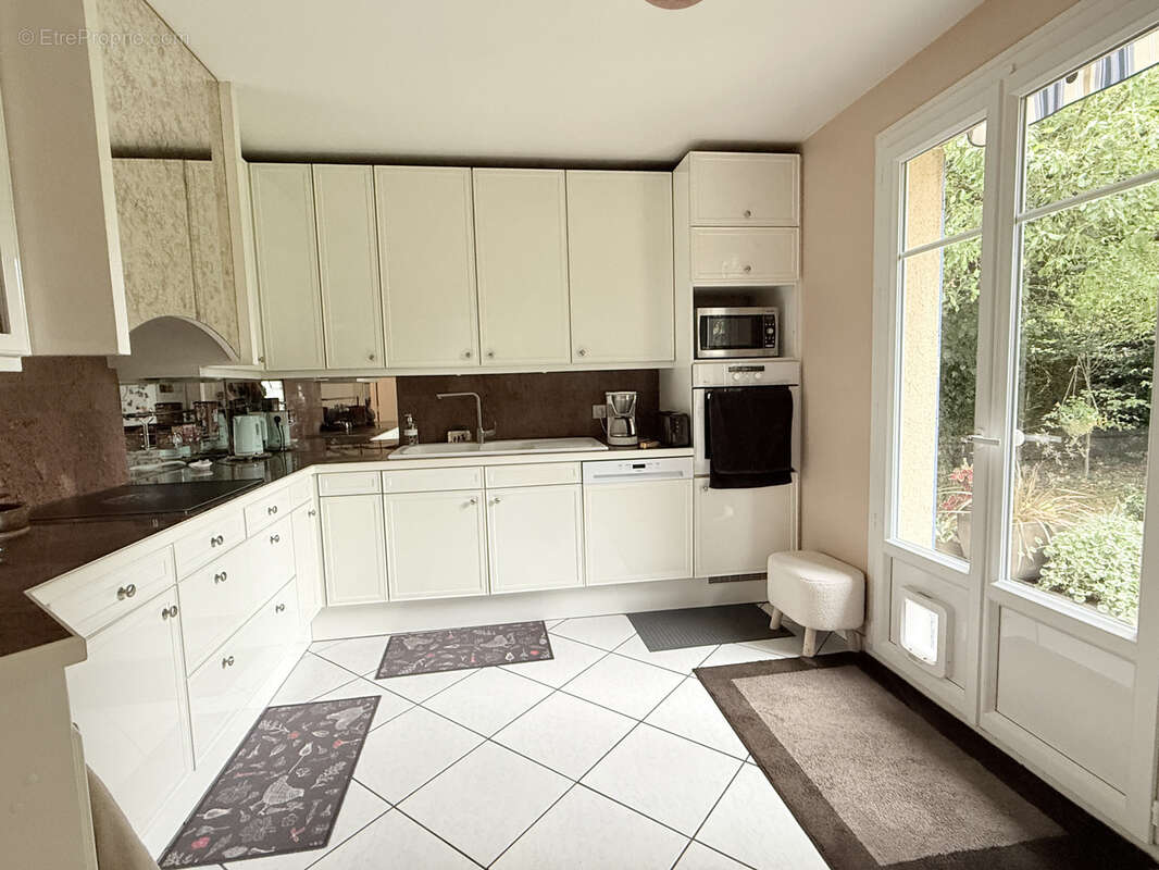 Maison à MORAINVILLIERS