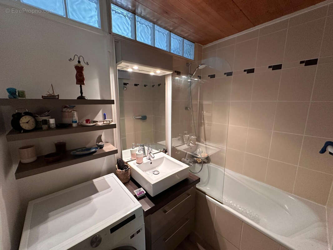 Appartement à L&#039;HAY-LES-ROSES