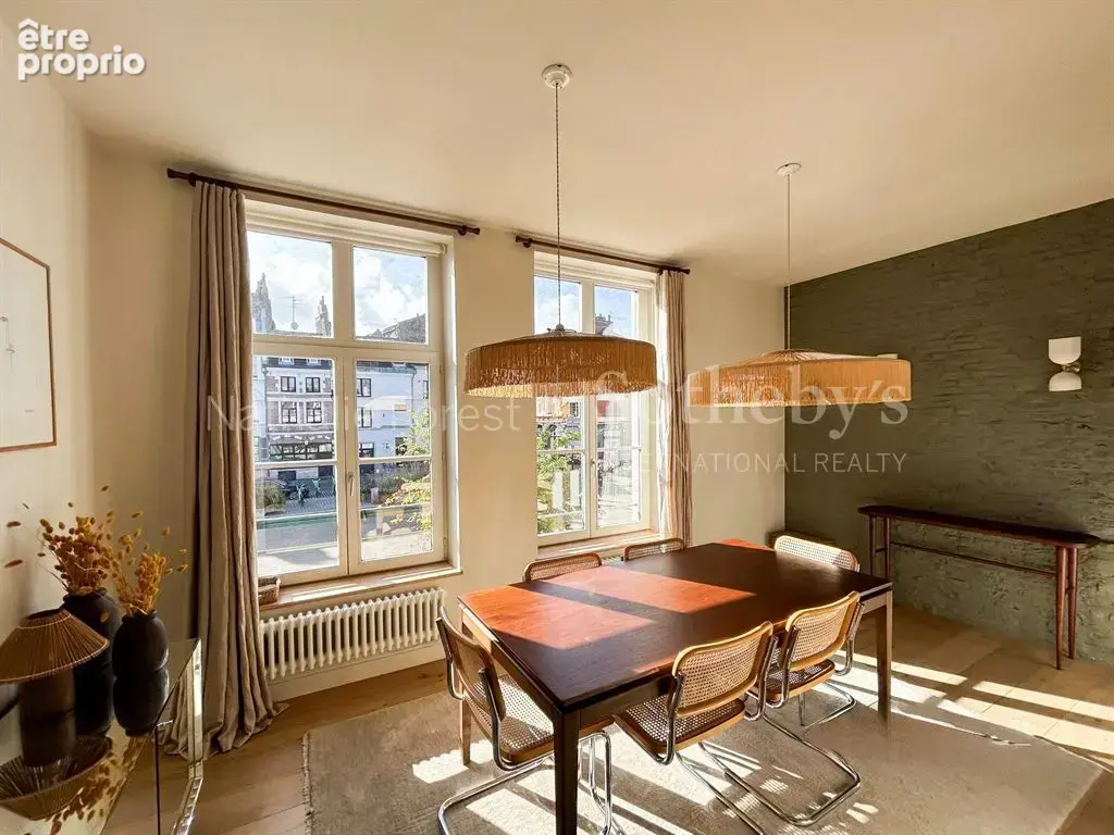 Superbe duplex rénové avec deux terrasses – Place des Archives - photo 6