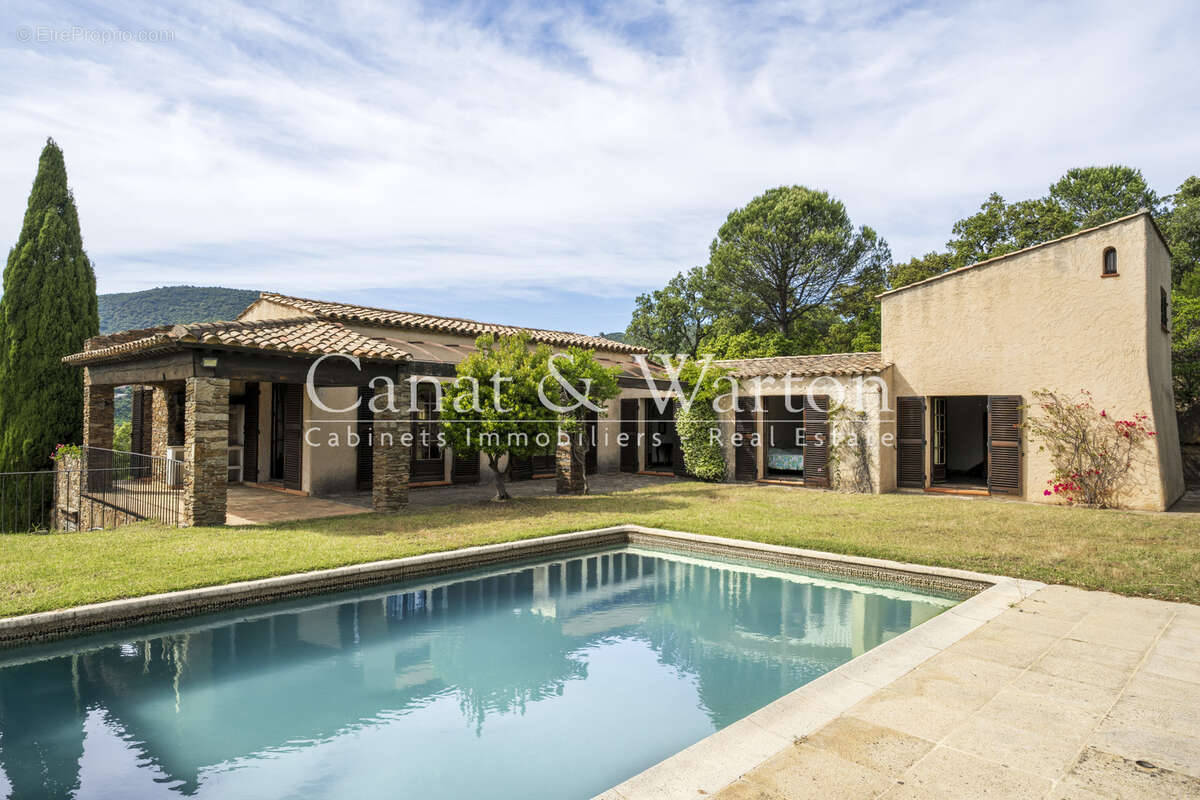 Parc de cavalaire: villa provençale avec une vue mer exceptionnelle & piscine - photo 2