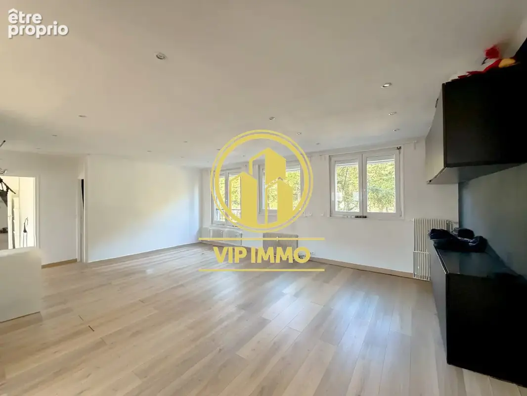 Appartement 3 pièces 67 m² à vendre à Lille (59800) - photo 2