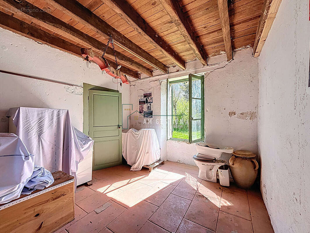 Maison à DOMPIERRE-LES-EGLISES