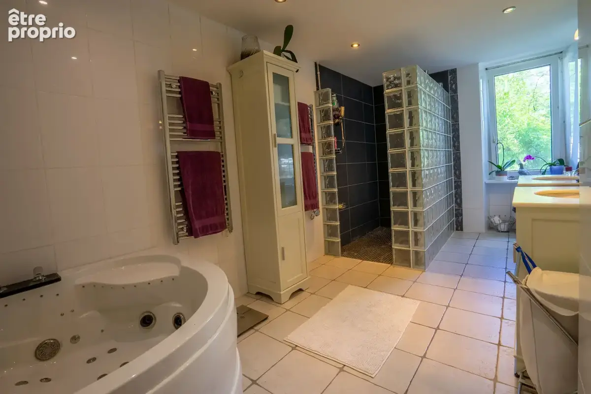Propriété équestre de caractère avec 5 hectares, piscine couverte et dépendances - photo 19