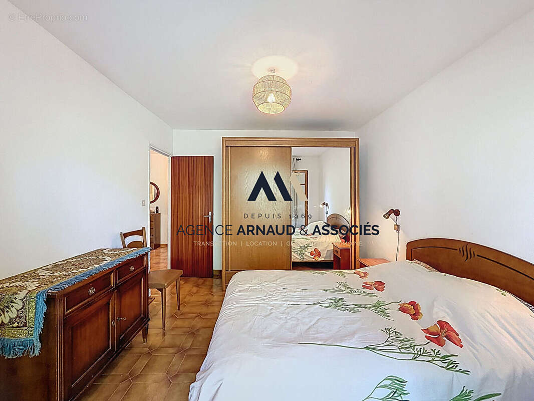 Appartement à SAINT-CYR-SUR-MER
