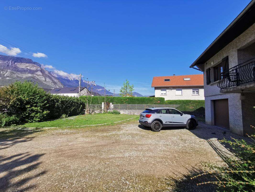 Maison à SAINT-EGREVE