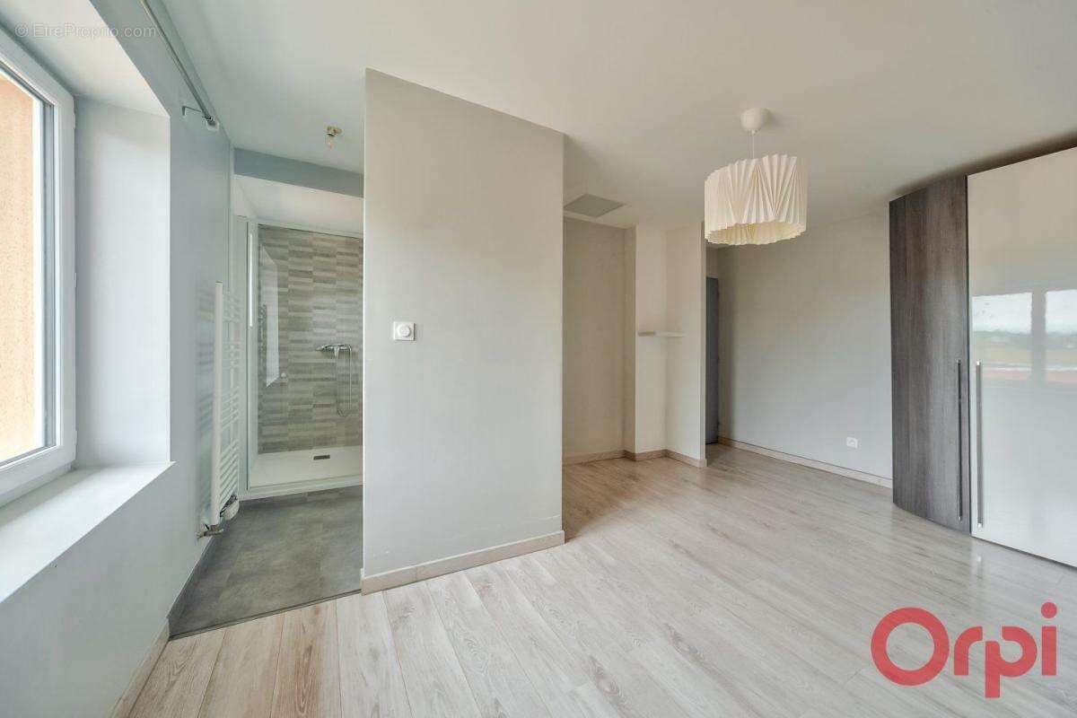 Appartement à CHARNAY-LES-MACON