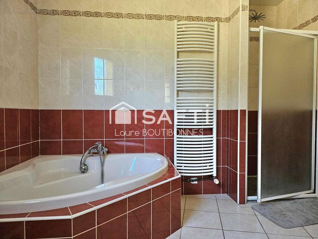 Maison 134 m² à Saint-Sulpice  - photo 6
