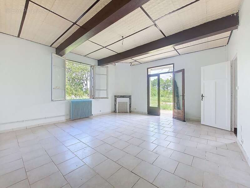 Maison à MEZIN