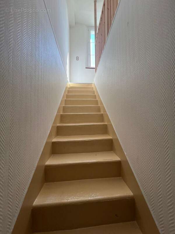 Appartement à SAINT-CYR-SUR-LOIRE