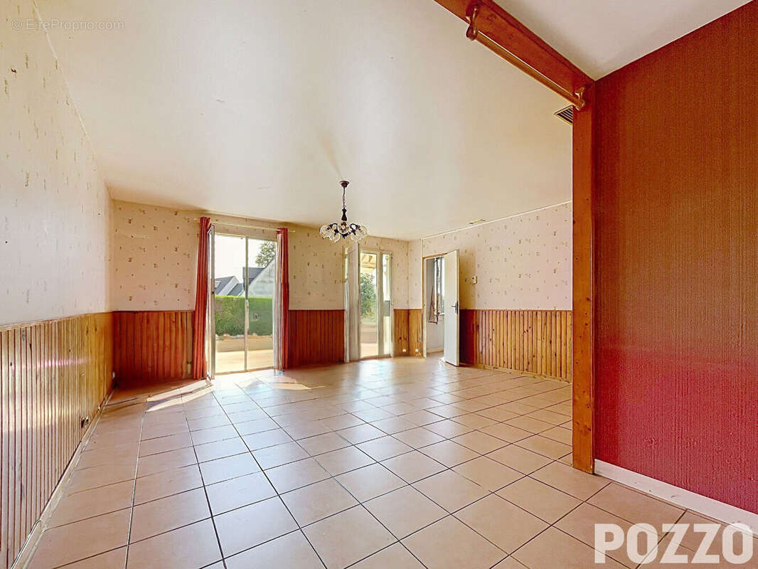 A Vendre -  Isigny Le Buat - Maison 4 pièce(s) 104 m² - photo 3