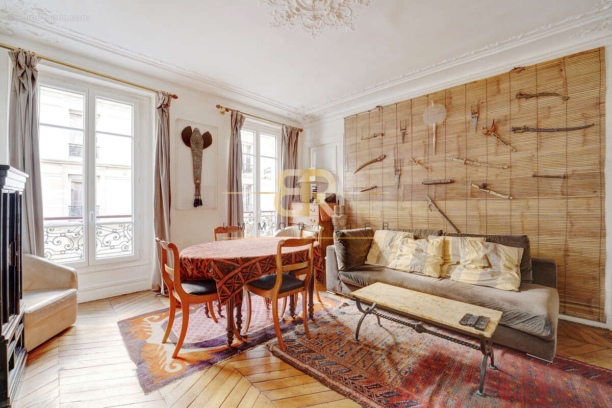 Appartement à PARIS-9E