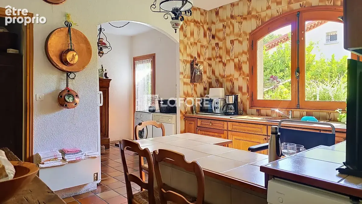 Maison à PRADES avec 4 chambres dont 1 suite parentale, garage et jardin - photo 6