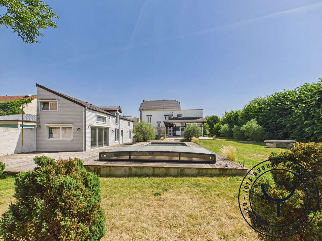 Maison 325 m² à Romilly-Sur-Seine  - photo 2
