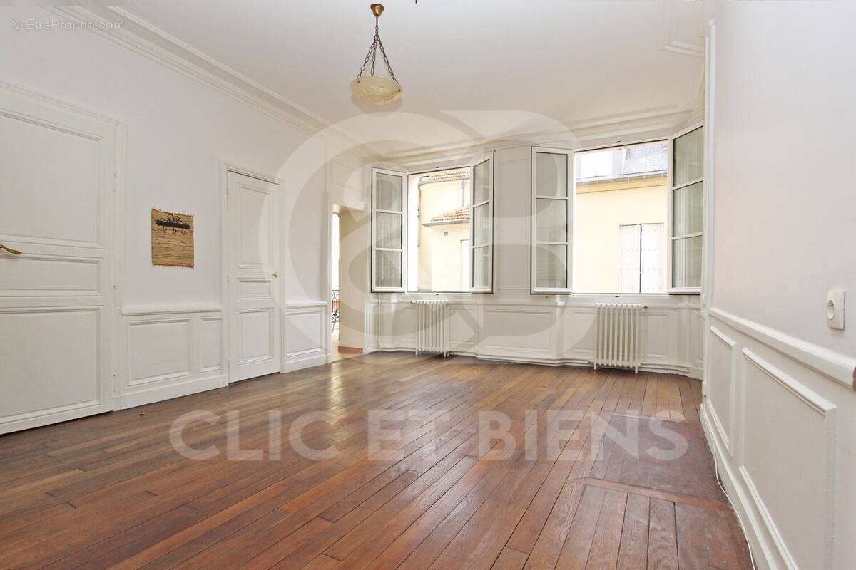 Appartement à VERSAILLES