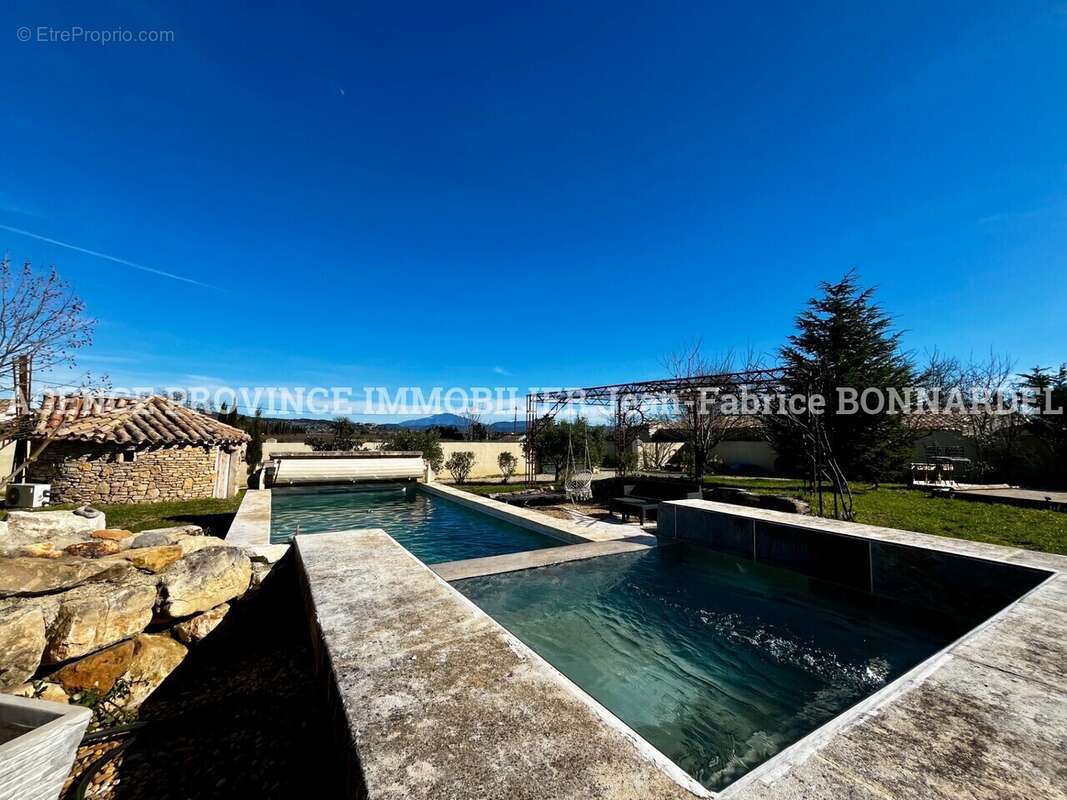 Maison à SAINTE-CECILE-LES-VIGNES