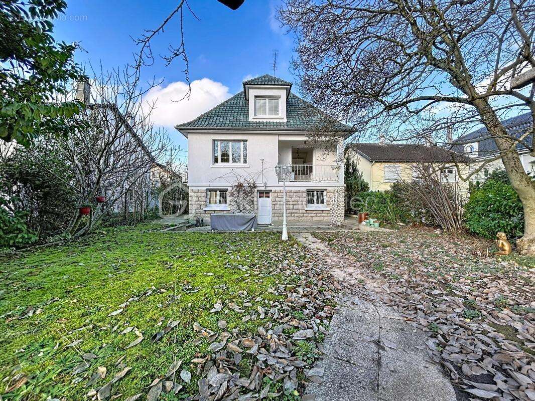 Maison à CORBEIL-ESSONNES