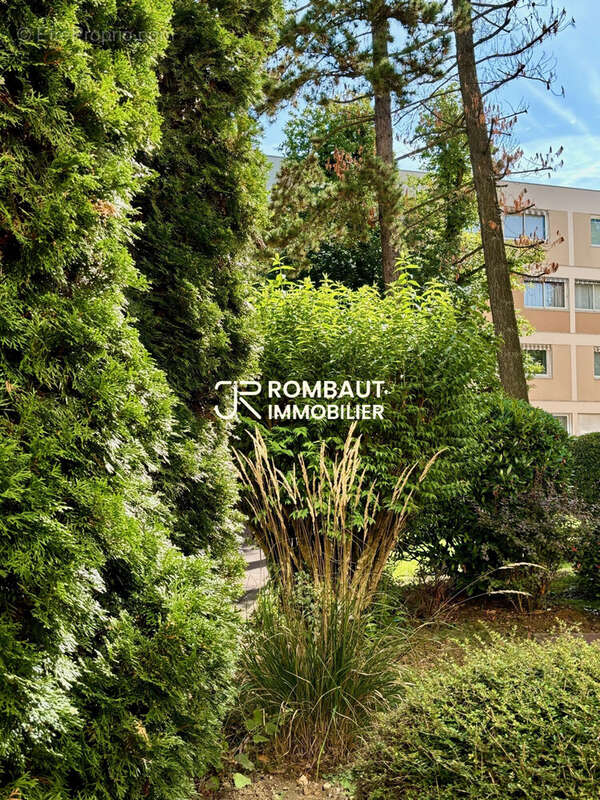 Appartement à LA CELLE-SAINT-CLOUD