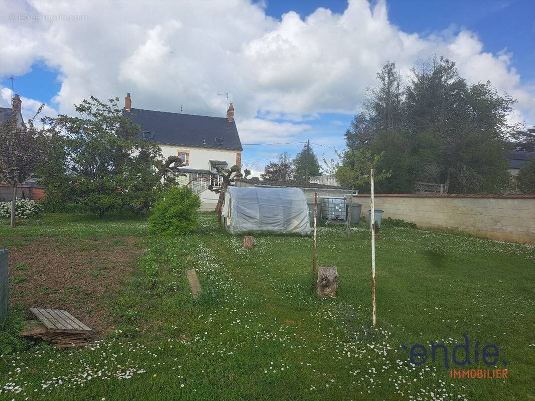 Maison à LA GUERCHE-SUR-L&#039;AUBOIS
