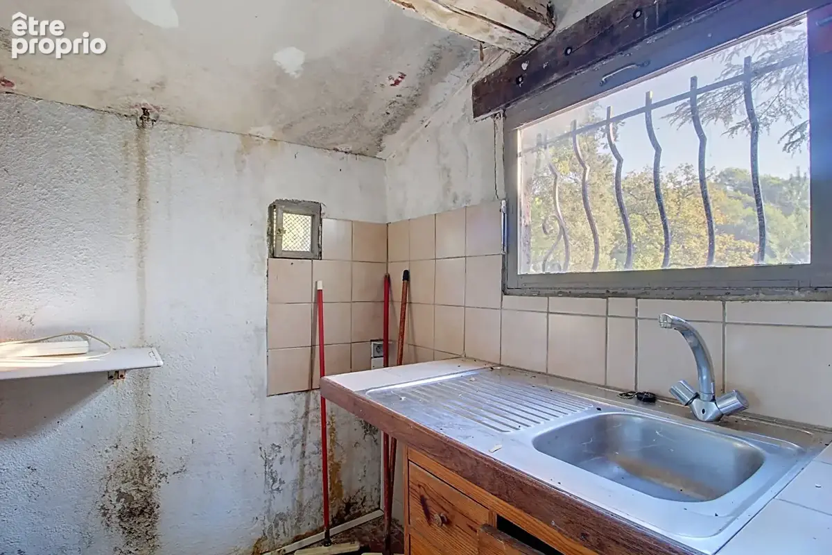 À VENDRE EN EXCLUSIVITÉ - TRANS-EN-PROVENCE - CABANON sur un terrain en zone naturelle de 1,7 hectares - photo 7