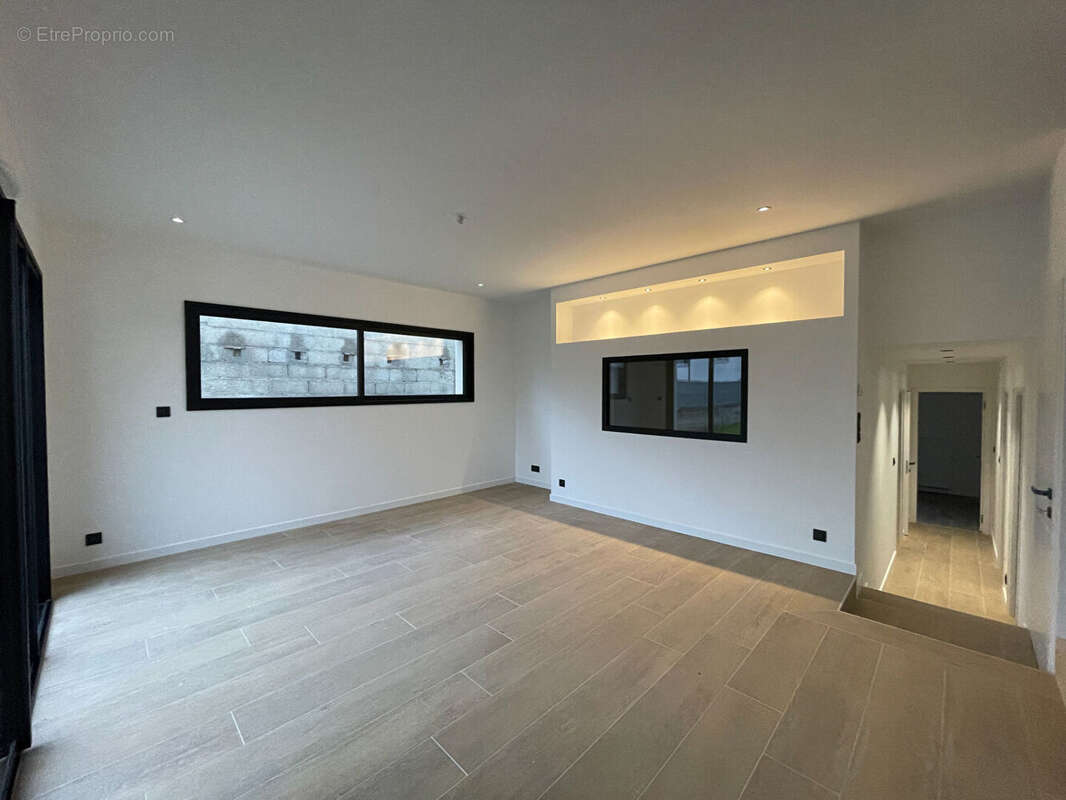 Maison à LE RELECQ-KERHUON