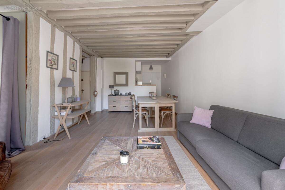 Appartement à PARIS