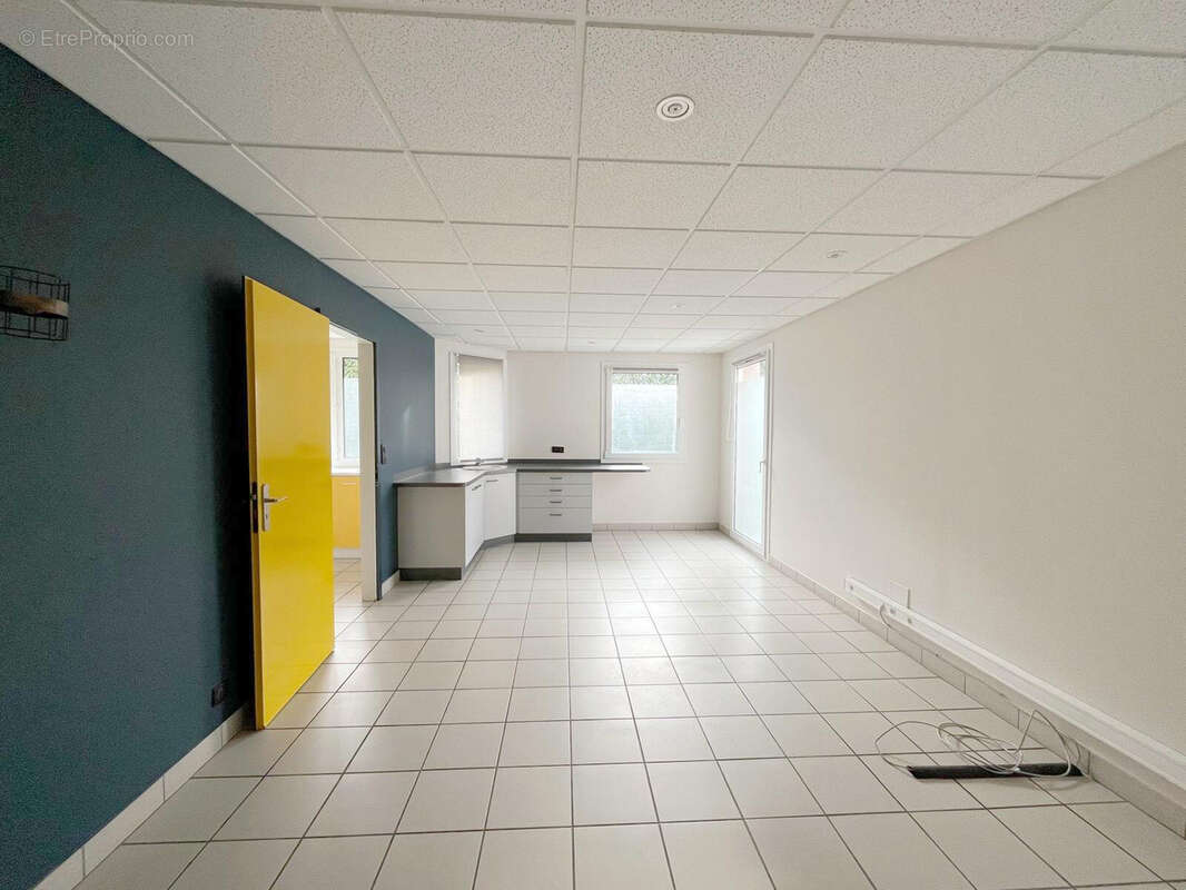 Commerce à PONT-DE-ROIDE