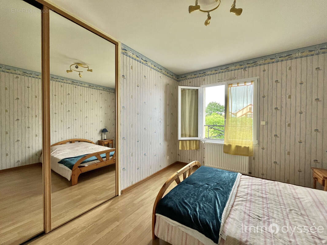 Maison à CHAMPS-SUR-MARNE