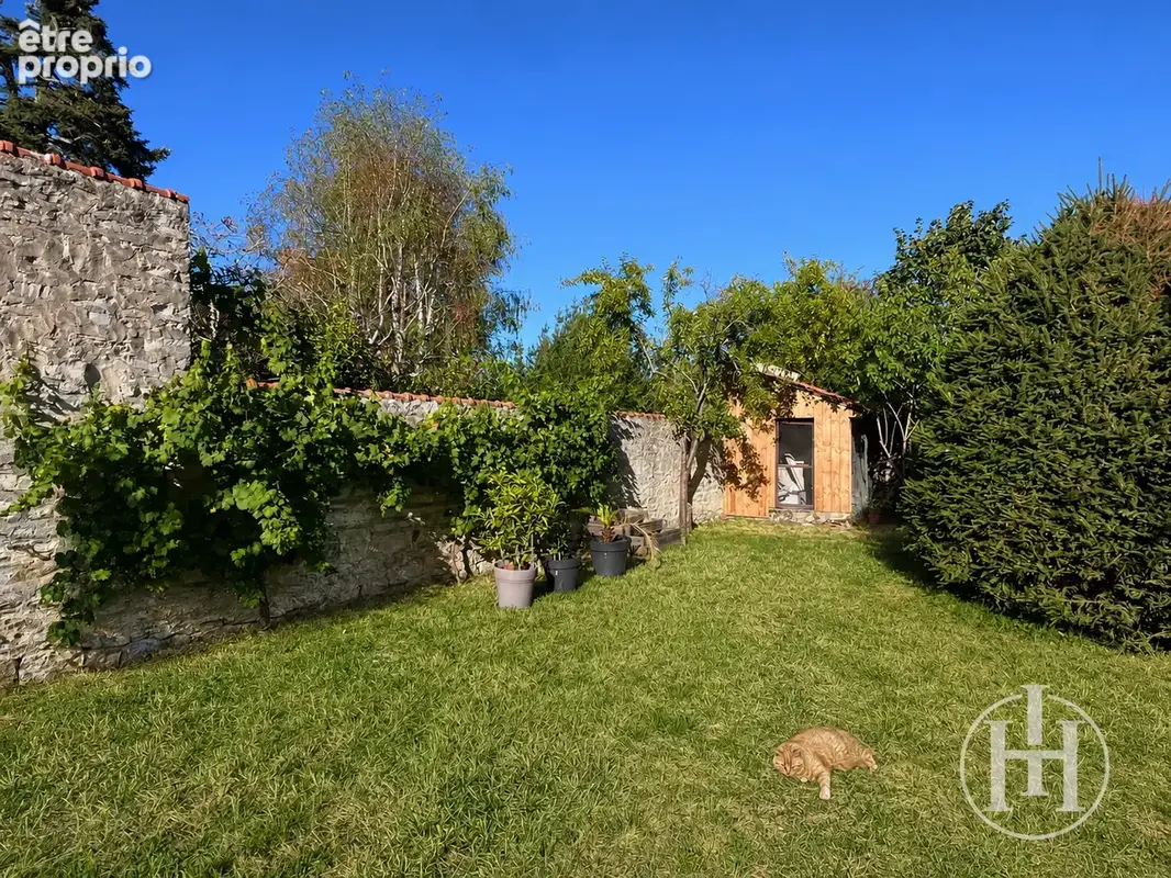Maison rénovée avec jardin dans un quartier prisé de Saint-Amand-Montrond - photo 13