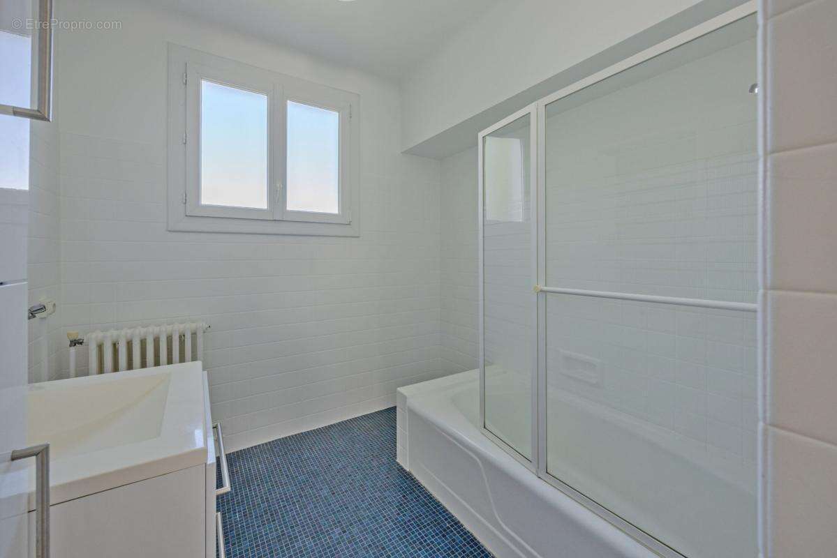 T4 en dernier étage de 97 m² - photo 7