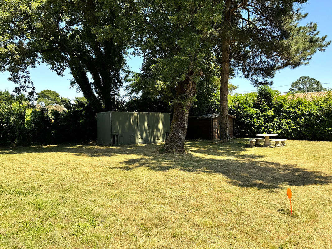 Environnement calme & verdoyant - terrain à bâtir de 558 m² - photo 2