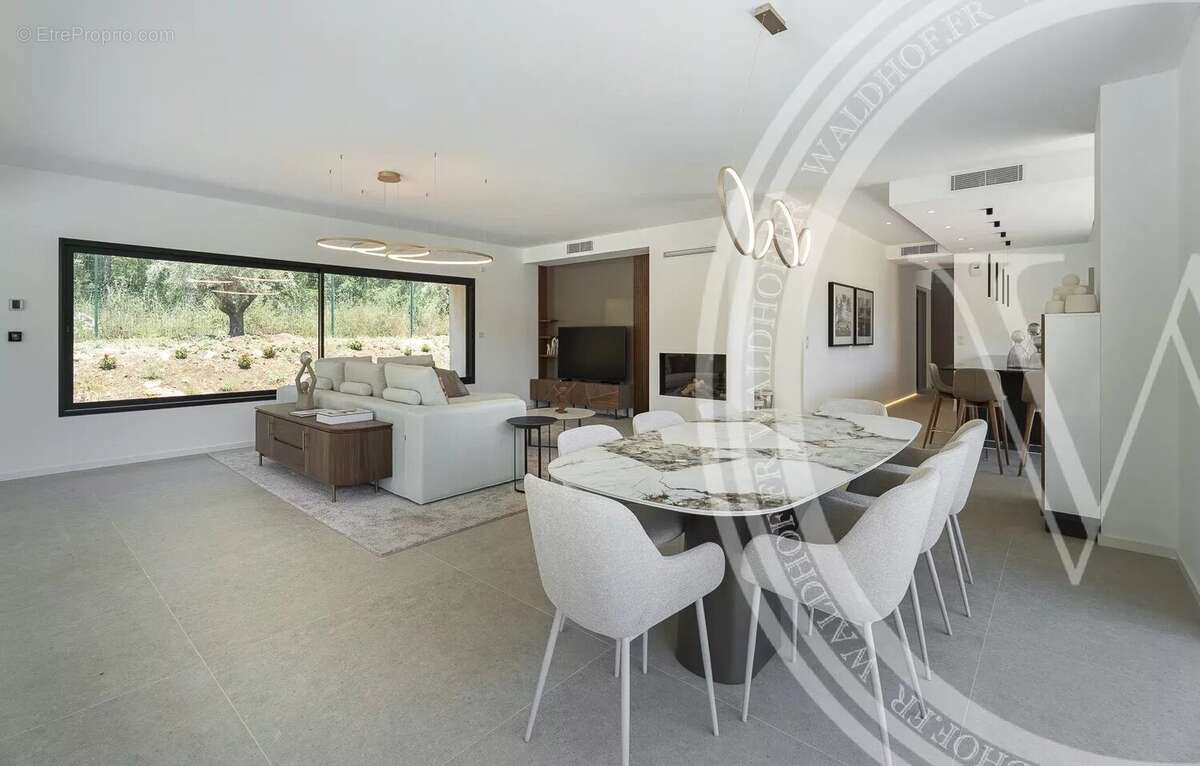 Maison à TOURRETTES