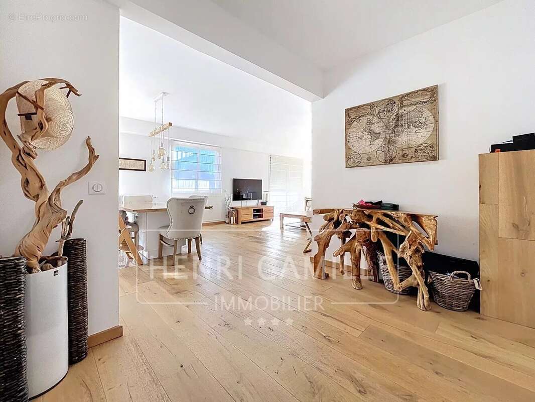 Appartement à LE CANNET