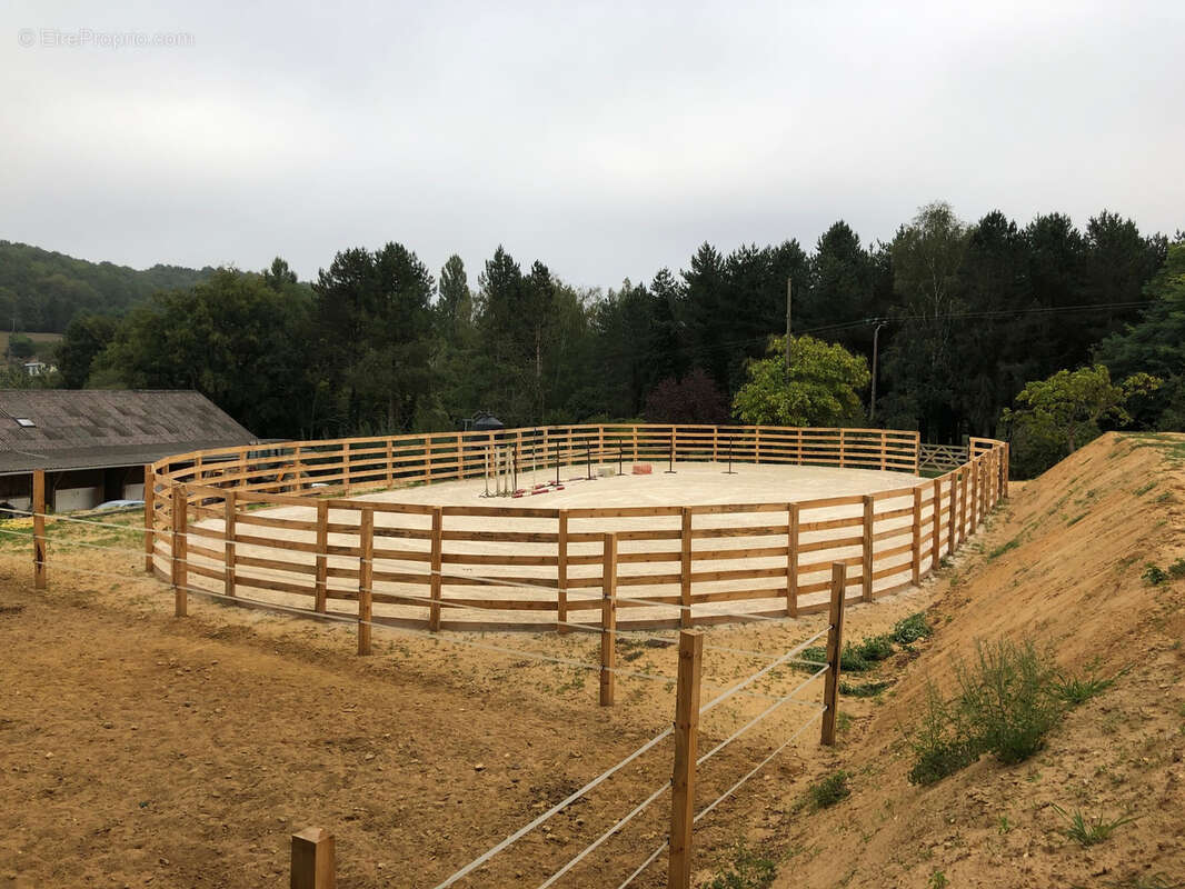 Maison à SEMUR-EN-VALLON