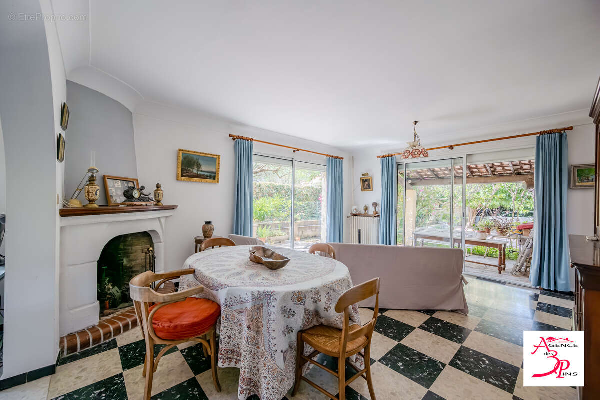 Maison 175 m² à Pierrefeu-Du-Var  - photo 4