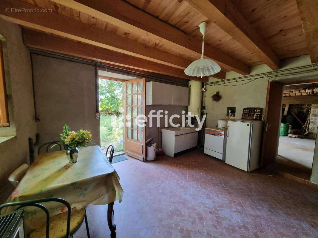 Maison 139 m² à Saint-Alban-Sur-Limagnole  - photo 6