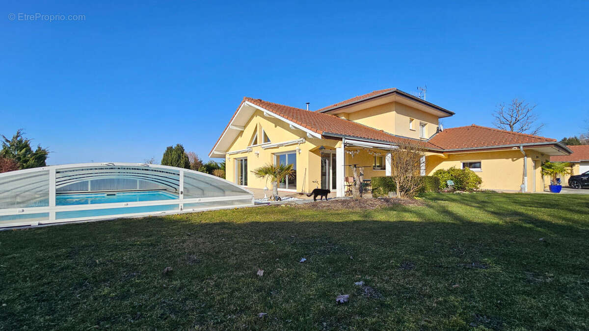 Maison à LARRINGES