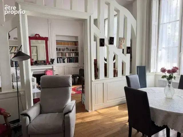 ORLEANS-RECOUVRANCE- Appartement ancien de 121m2 en duplex avec garage- - photo 8