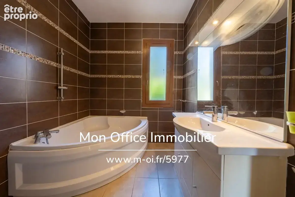 Référence : 5977-CDI. - Cabriès – Haut de villa T5 de 124 m² avec jardin, terrasse et 3 stationnements - photo 11